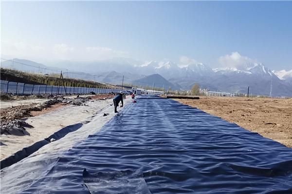 土工膜在节水灌溉中的作用及优势  第1张