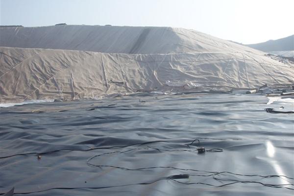 土工膜在蓄水池中的施工方法 第3张