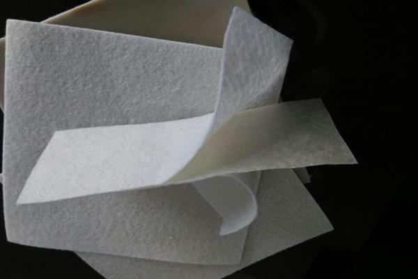 复合土工膜在小型水库除险加固中的施工方法  第2张